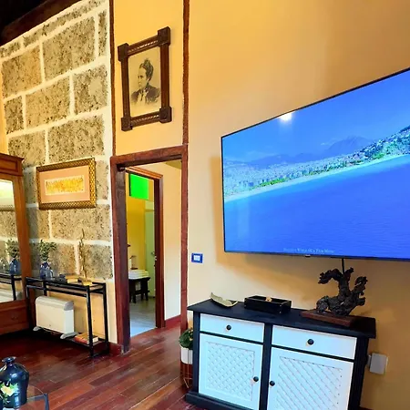 Caletn Chico - Charming In Garachico, Tenerife - Perfect Retreat ファームステイ ガラチコ